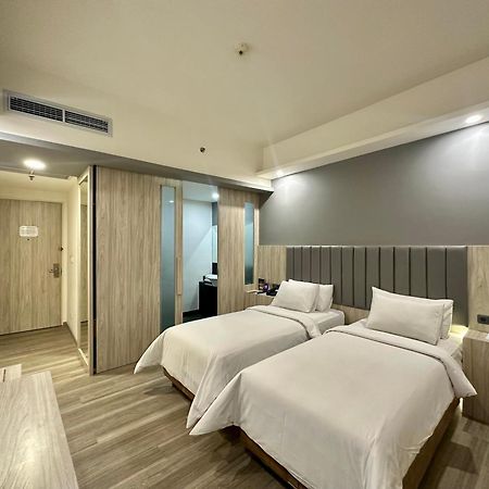 Sparks Life Jakarta, Artotel Curated Kültér fotó