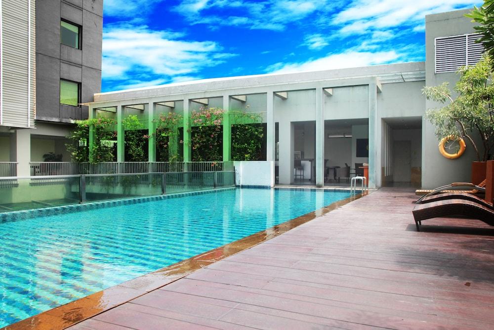 Sparks Life Jakarta, Artotel Curated Kültér fotó