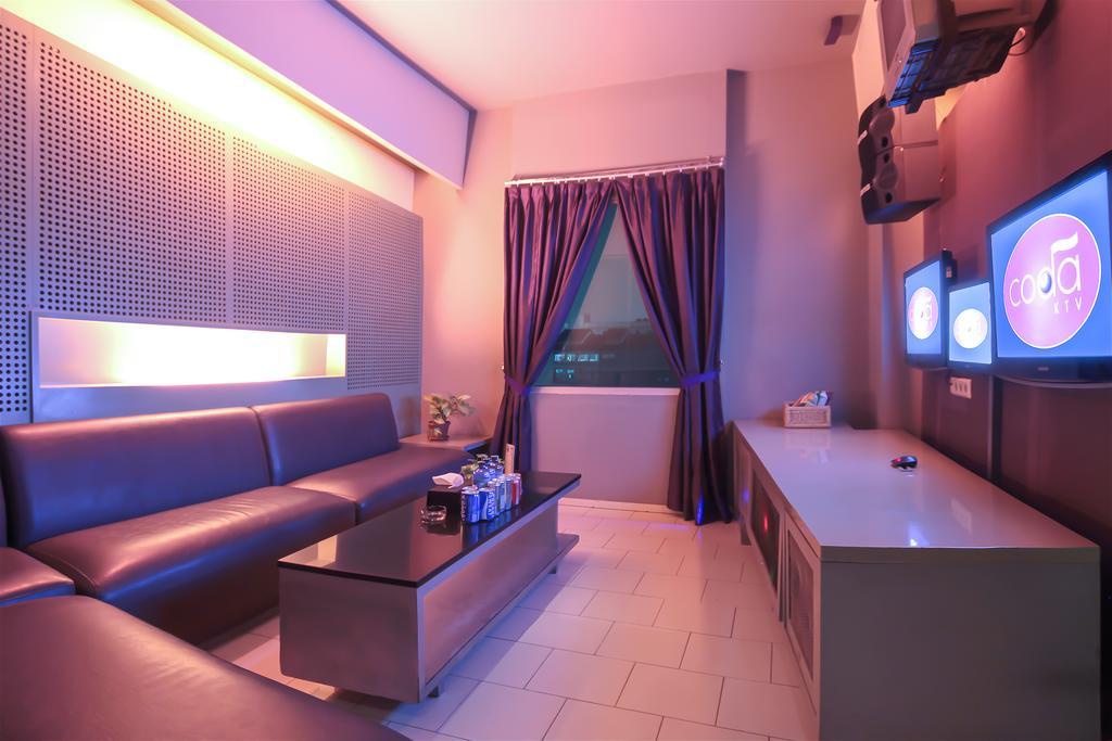 Sparks Life Jakarta, Artotel Curated Kültér fotó