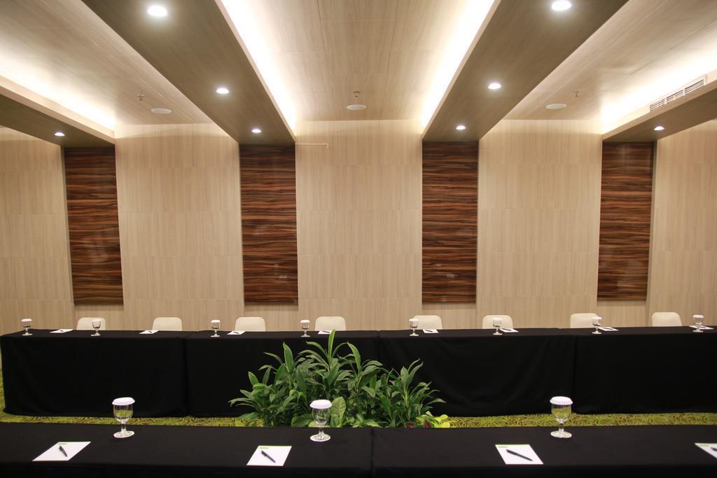 Sparks Life Jakarta, Artotel Curated Kültér fotó