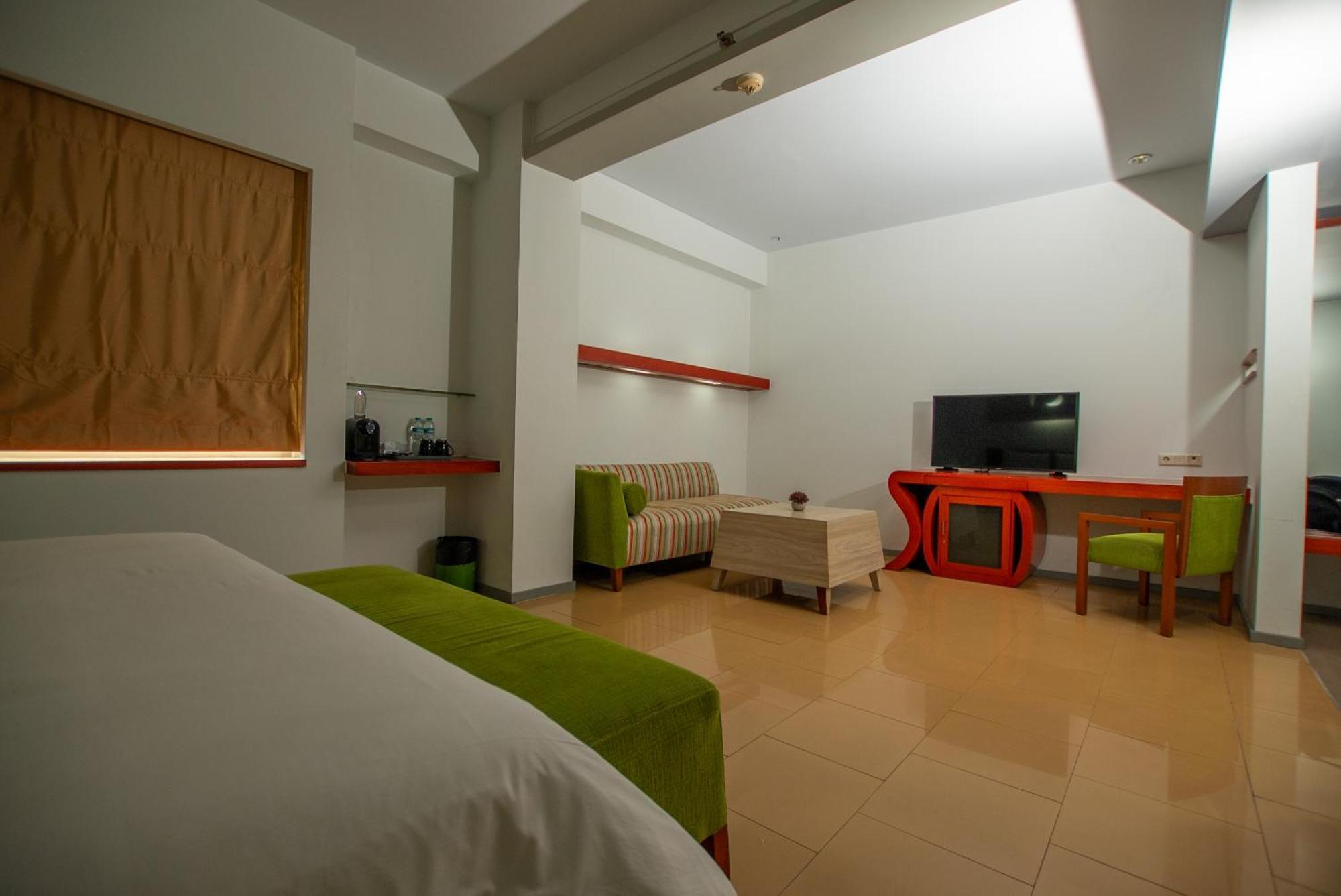 Sparks Life Jakarta, Artotel Curated Kültér fotó