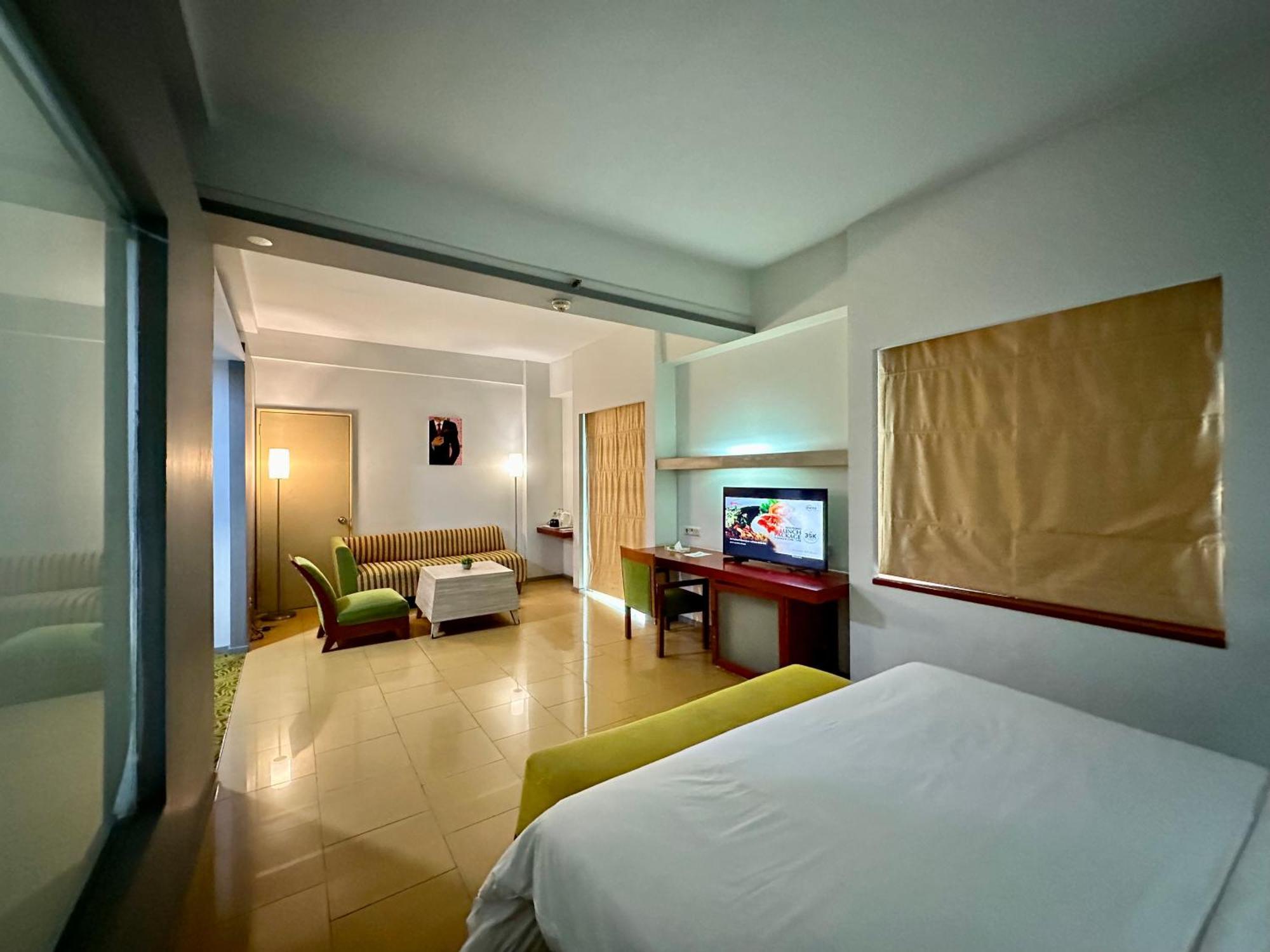 Sparks Life Jakarta, Artotel Curated Kültér fotó