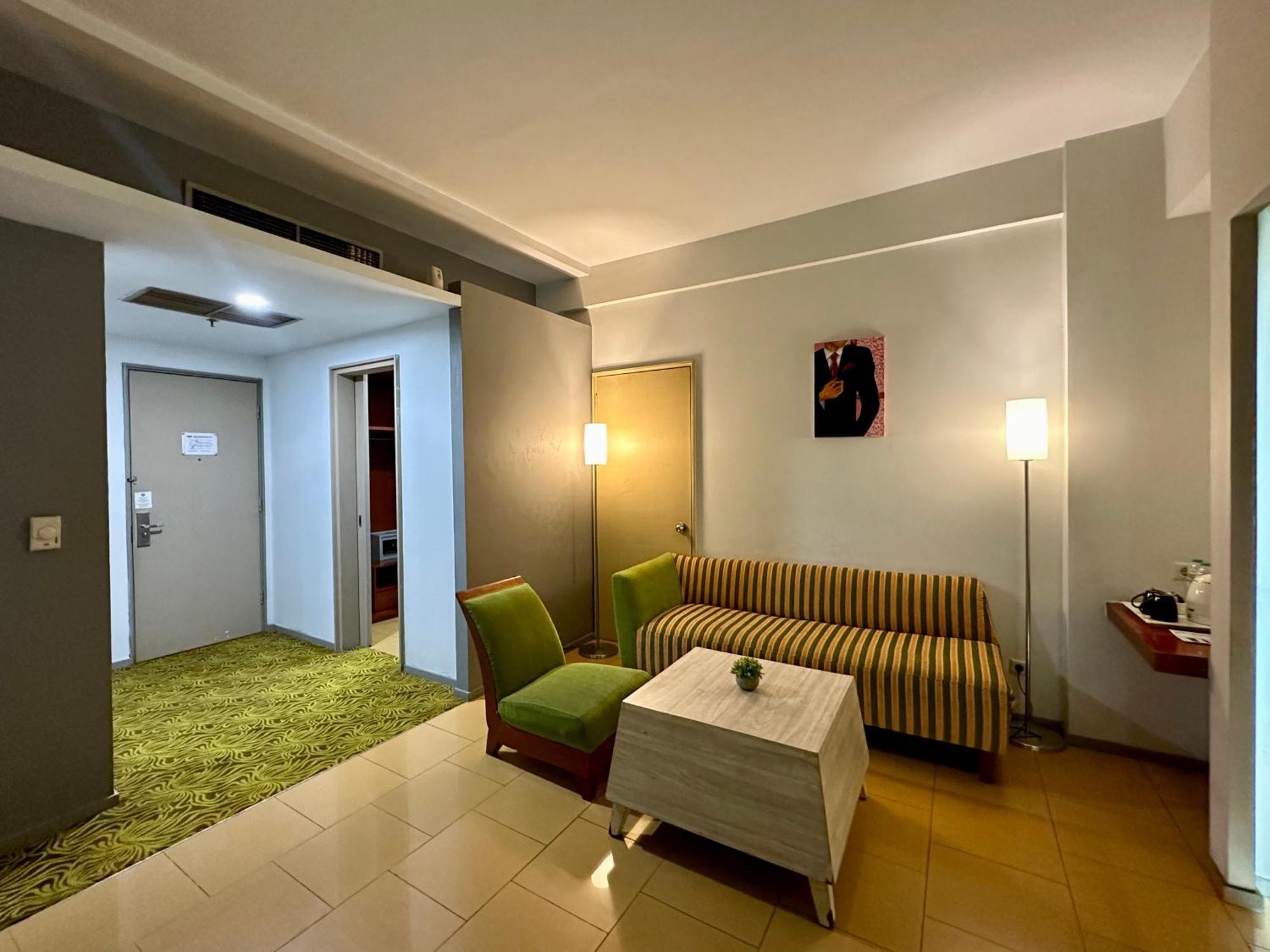 Sparks Life Jakarta, Artotel Curated Kültér fotó