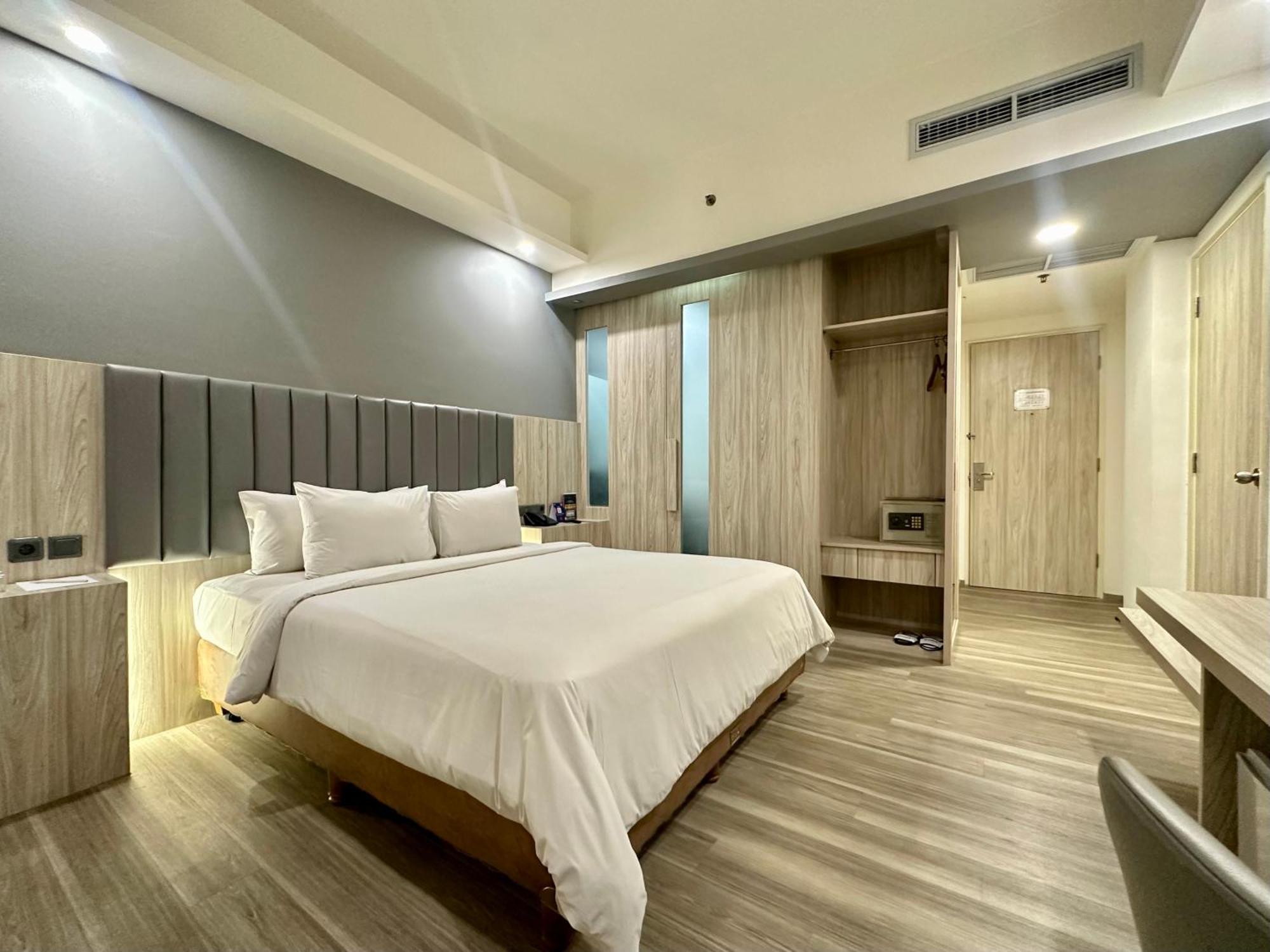 Sparks Life Jakarta, Artotel Curated Kültér fotó