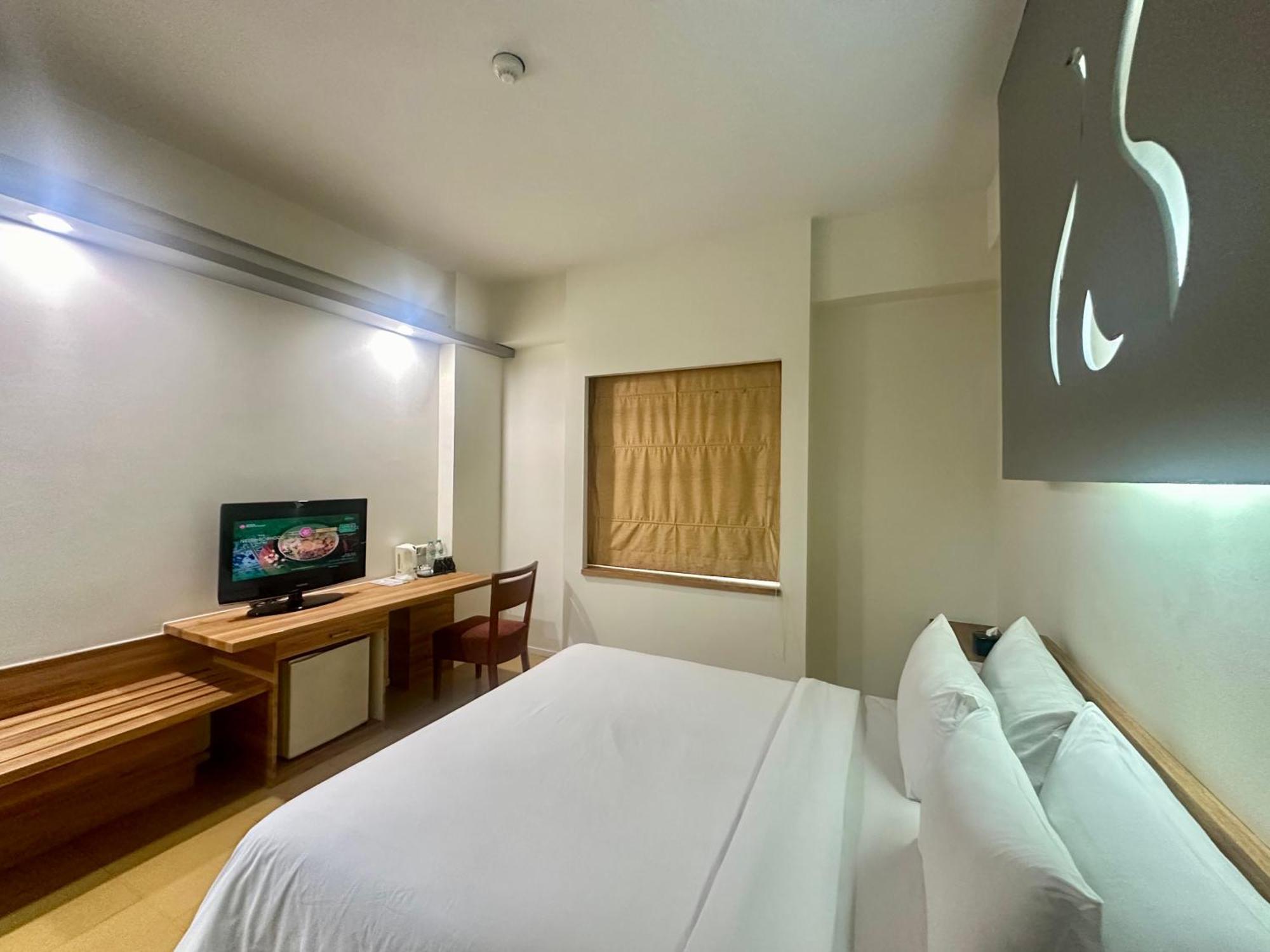 Sparks Life Jakarta, Artotel Curated Kültér fotó